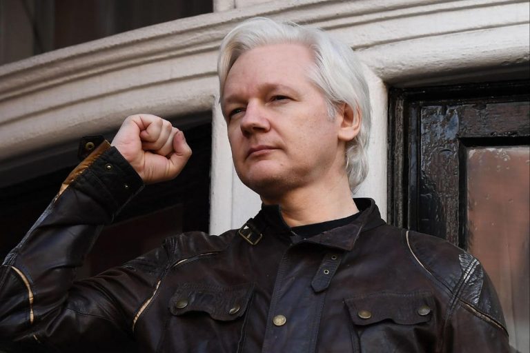 Justicia británica aprueba extradición de Assange a EE. UU.; defensa anuncia apelación